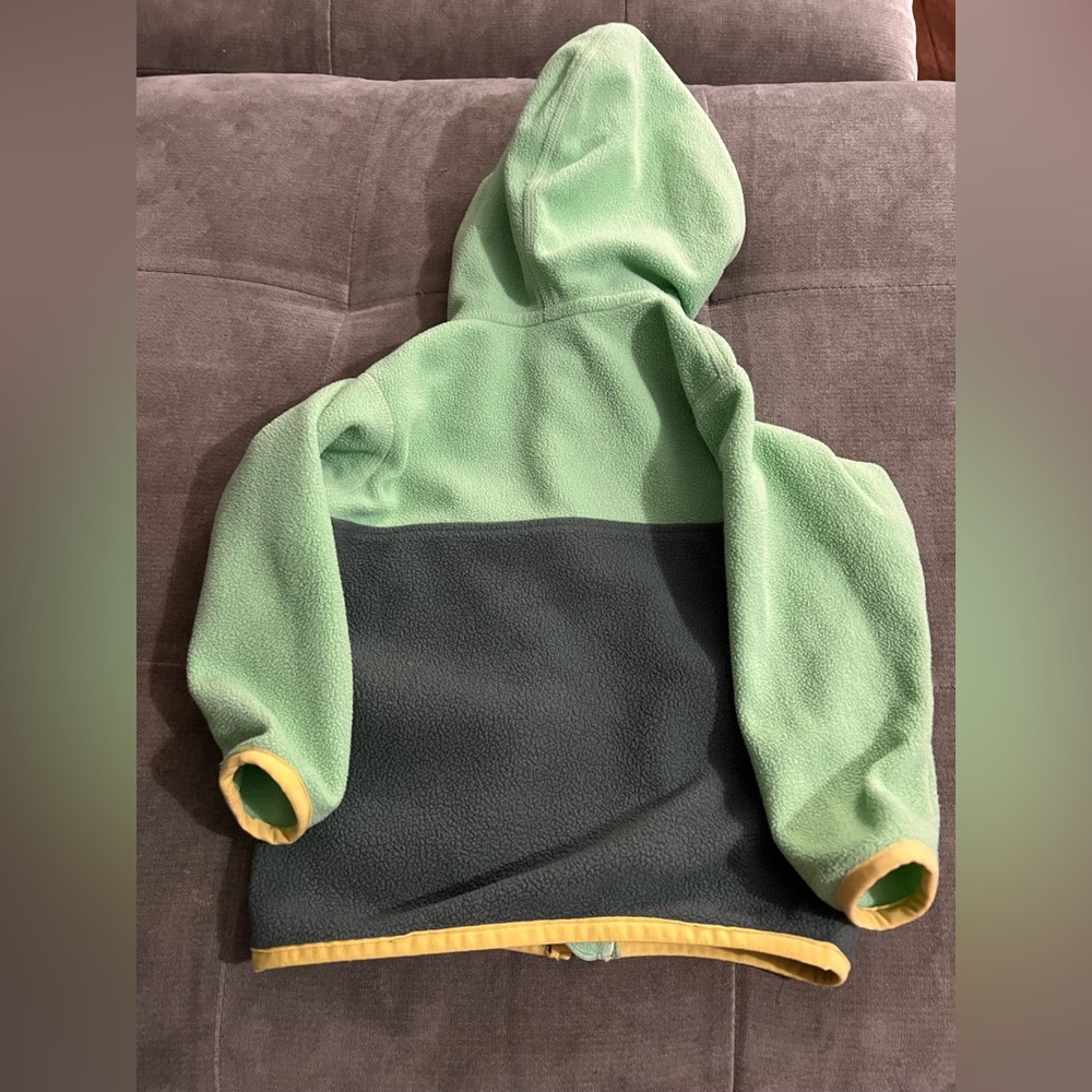 Patagonia infant jacket, size 6 to 12 months. In perfect condition, no stains.
